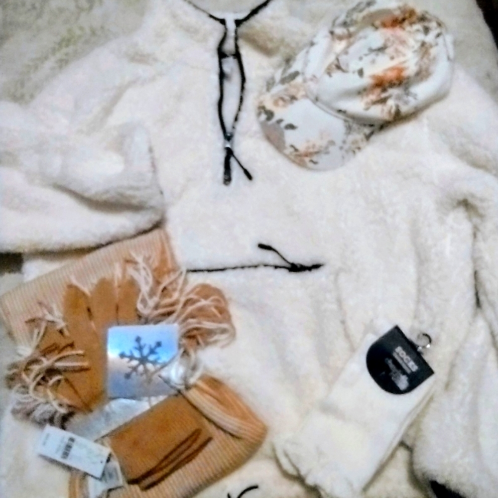 Sweater scarf gloves hat socks